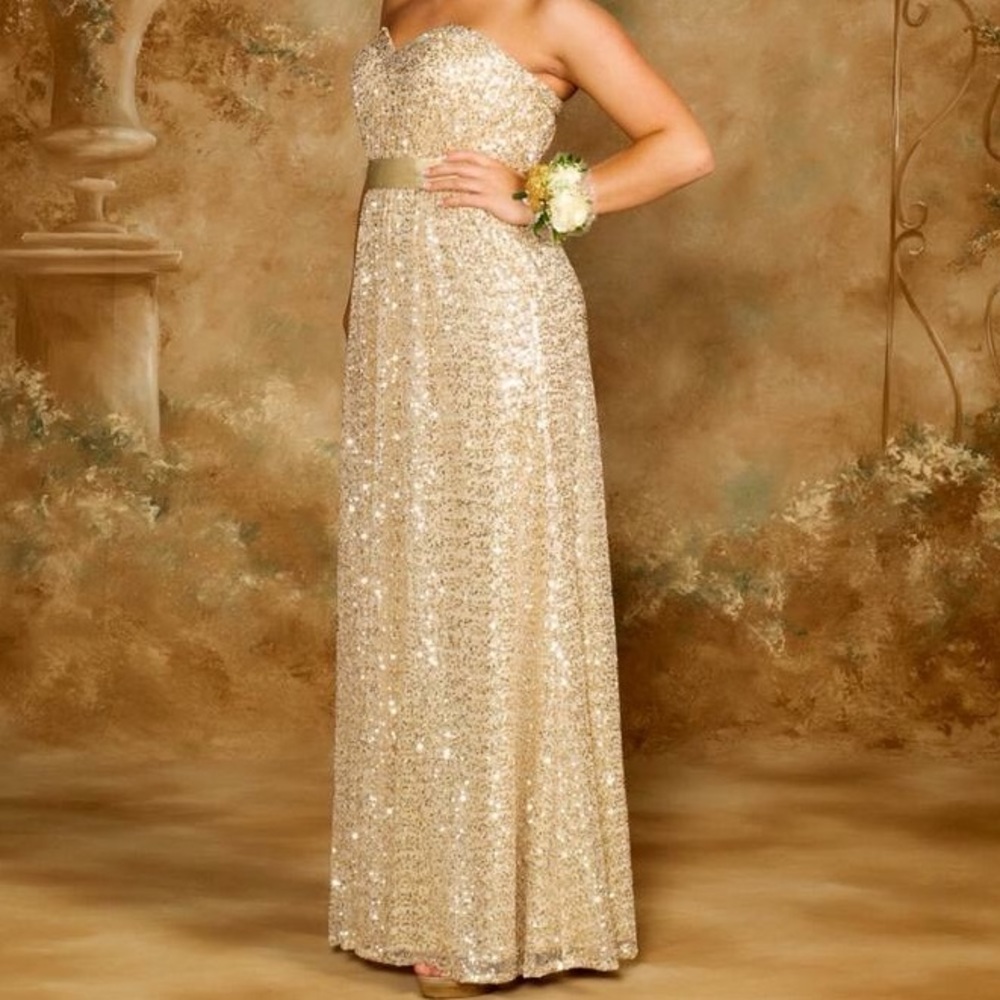 ONLY WORN TWICE // Sherri Hill Gold Sequin gown